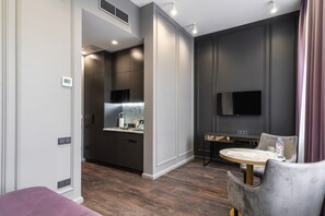 Chambre Confort, 1 chambre, non-fumeurs, coin cuisine | Literie de qualité supérieure, minibar, coffres-forts dans les chambres