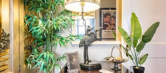 The Loriann , A Boutique Stay in a 1940's Home. New Sleep Number Bed!