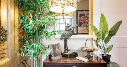 The Loriann , A Boutique Stay in a 1940's Home. New Sleep Number Bed!