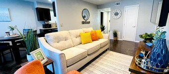 [SU 922-1] Graciela's Campus-close 2 bedroom luxury