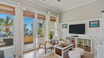 Studio | Living area | Smart TV