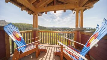Condo, 3 Bedrooms | Property grounds