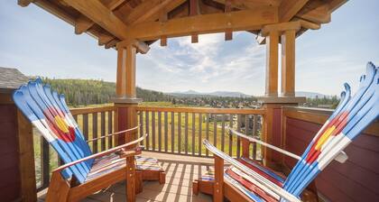 Cozens Pointe B-301 3 Bedroom Condo by RedAwning