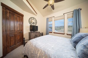 Condo, 3 Bedrooms