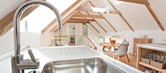 Gorgeous 5* barn set in tranquil gardens and just a short drive from the coast