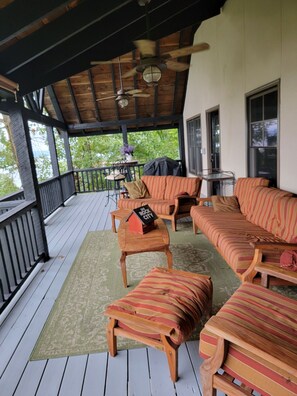 Terrace/patio - Large lake property in Ten Mile, amazing sunset views, two boat slips, fire pit (Ten Mile)