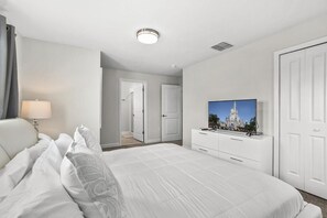 5 habitaciones, tabla de planchar con plancha, wifi y ropa de cama 