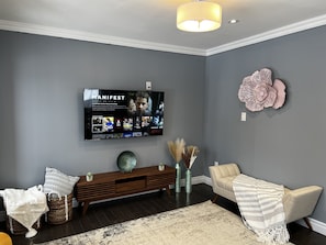 Interior - Chic, Clean, Stylish Home You'll Love (Markham)