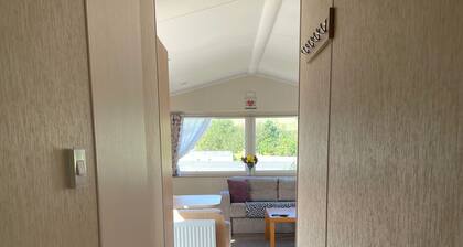 Caravan - Sleeps 6 & Parking