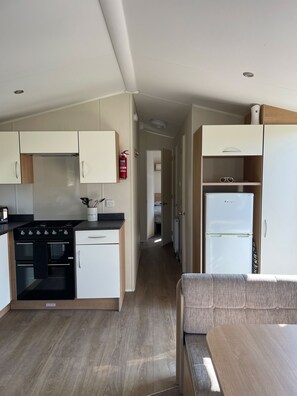Cabin | Bếp riêng | Tủ lạnh, lò vi sóng, lò nướng, bếp nấu 