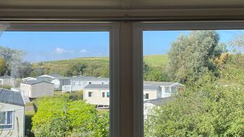 Cabin | 3 bedrooms, iron/ironing board, free WiFi, bed sheets