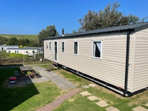 Cabin | Exterior