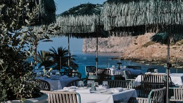 2 restaurants, lunch, dinner served; Mediterranean cuisine