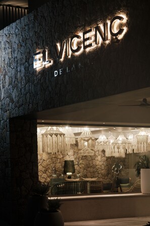 Front of property – evening/night - Hotel El Vicenç  de la Mar - Adults Only (+12) (Pollenca)