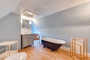 Hair dryer, towels