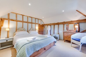 3 bedrooms, iron/ironing board, free WiFi, bed sheets