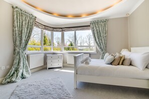 4 Schlafzimmer, Bügeleisen/Bügelbrett, kostenloses WLAN, Bettwäsche