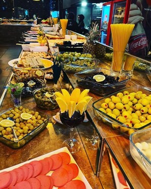 Free daily buffet breakfast