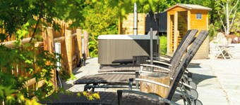 Historic Chalet Neuhaus - with open air jacuzzi & infrared sauna!