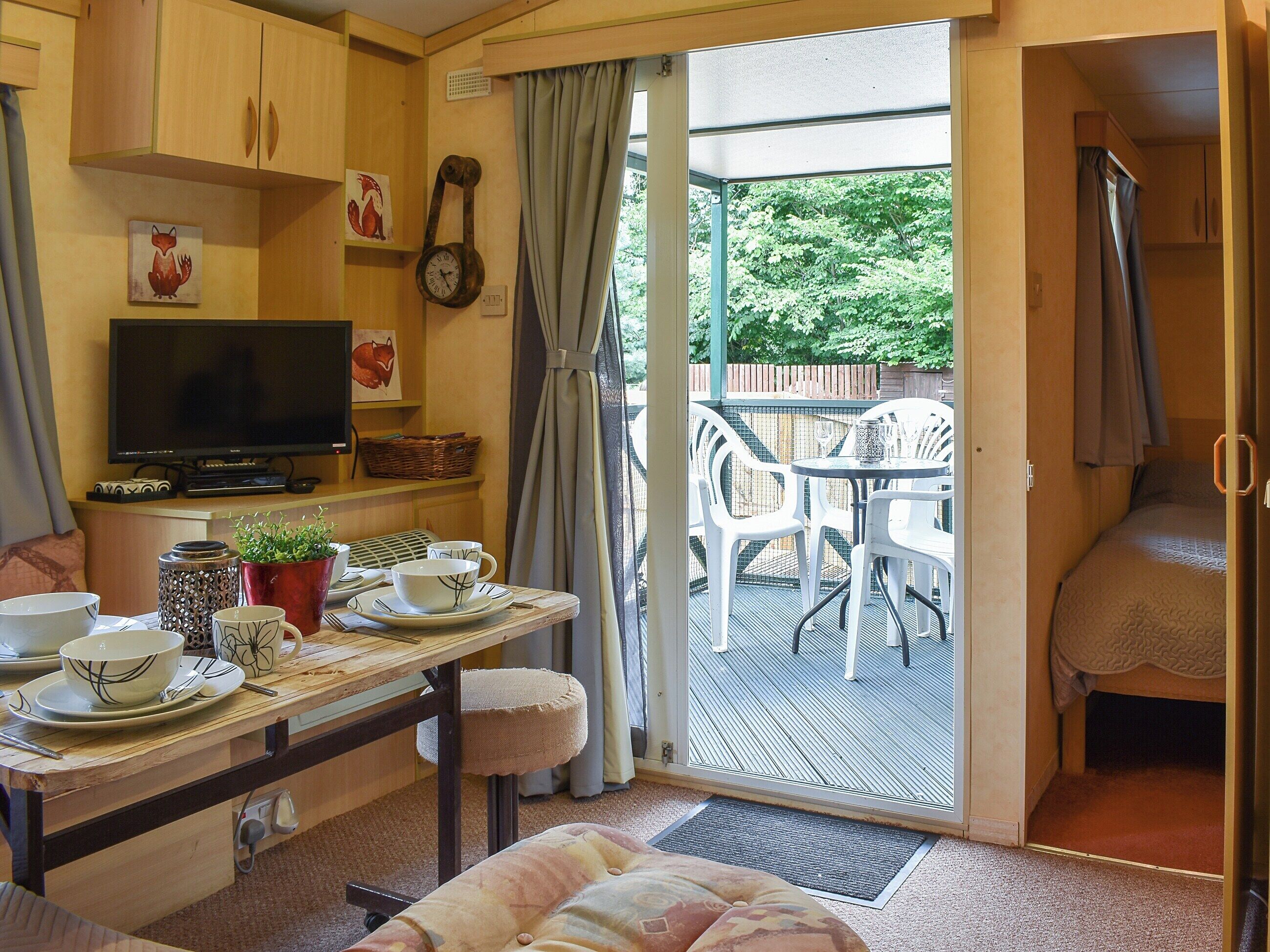 2 bedrooms, bed sheets