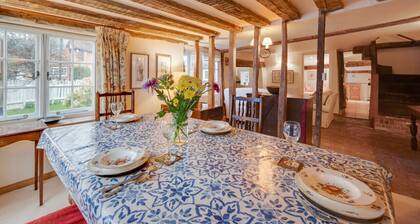 Old Cobblers Cottage at Kings Head House