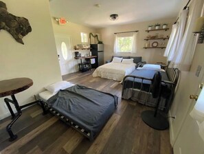1 Schlafzimmer, Bügeleisen/Bügelbrett, kostenloses WLAN, Bettwäsche