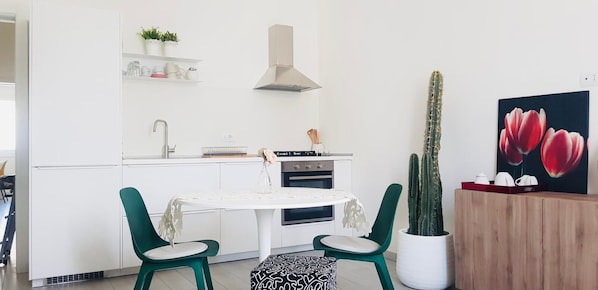 Cookware/dishes/utensils - Lecce Casa Clara (Unknown)