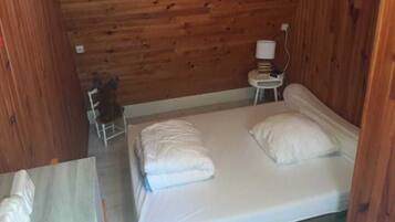 2 slaapkamers, een strijkplank/strijkijzer