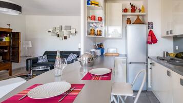 Fridge, microwave, oven, dishwasher