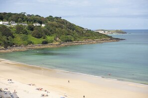 Beach nearby - Emerald -  Free Parking - Free WiFi - Stunning Sea Views (Carbis Bay)