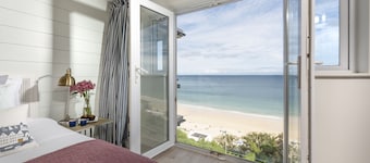 Emerald - Free Parking - Free WiFi - Stunning Sea Views