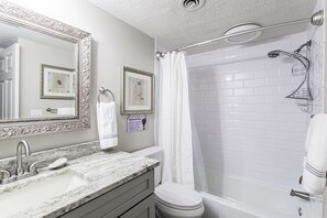 Combined shower/bathtub, hair dryer, towels, soap - Long-Term Stays - Germantown 2br/2ba (Germantown)