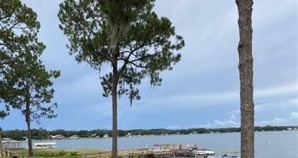 Lake Front Get Away - 10 minutes from The Villages