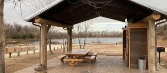 Iron Horse Lakes - remote getaway near Wichita, Newton and Hutchinson, KS