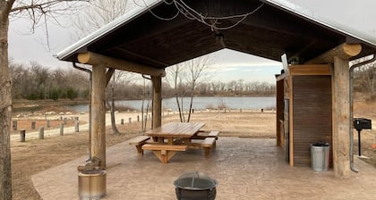 Iron Horse Lakes - remote getaway near Wichita, Newton and Hutchinson, KS