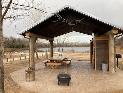 Iron Horse Lakes - remote getaway near Wichita, Newton and Hutchinson, KS