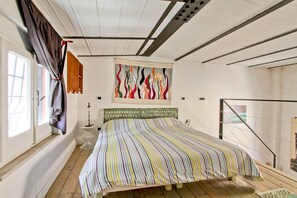 1 chambre, fer et planche à repasser, accès au Wi-Fi (inclus)