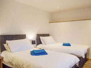 2 slaapkamers, reisbedje, gratis wifi, beddengoed
