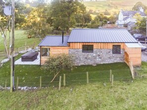 Exterior - 2 bedroom accommodation in Penybontfawr, near Llanfyllin (Penybontfawr, near Llanfyllin)