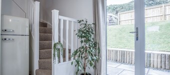 Brook Cottage - 2 Bedroom Cottage - Dale