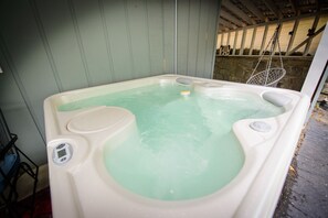 Bain à remous extérieur