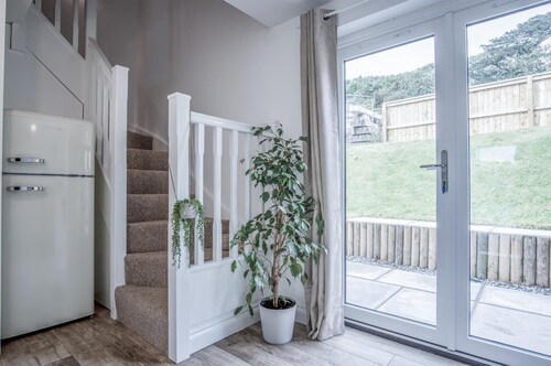 Brook Cottage - 2 Bedroom Cottage - Dale