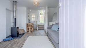 Living area - Brook Cottage - 1 Bedroom Cottage - Dale (Haverfordwest)