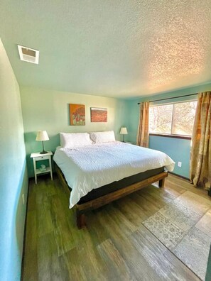 3 bedrooms, iron/ironing board, travel cot, free WiFi