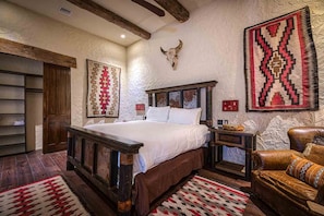 14 bedrooms, iron/ironing board, WiFi, bed sheets - Eclectic Estate with Location Themed Bedrooms at Reunion (Kissimmee)