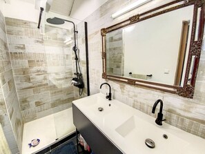 ヘアドライヤー、タオル