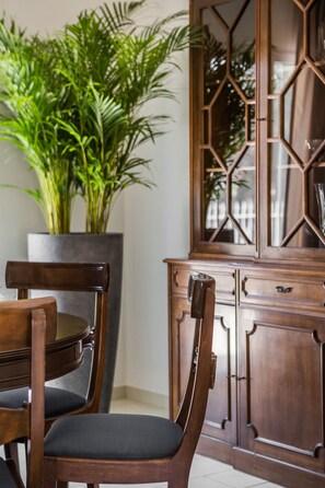 Villa Supérieure, 4 chambres, vue jardin | Salle à manger