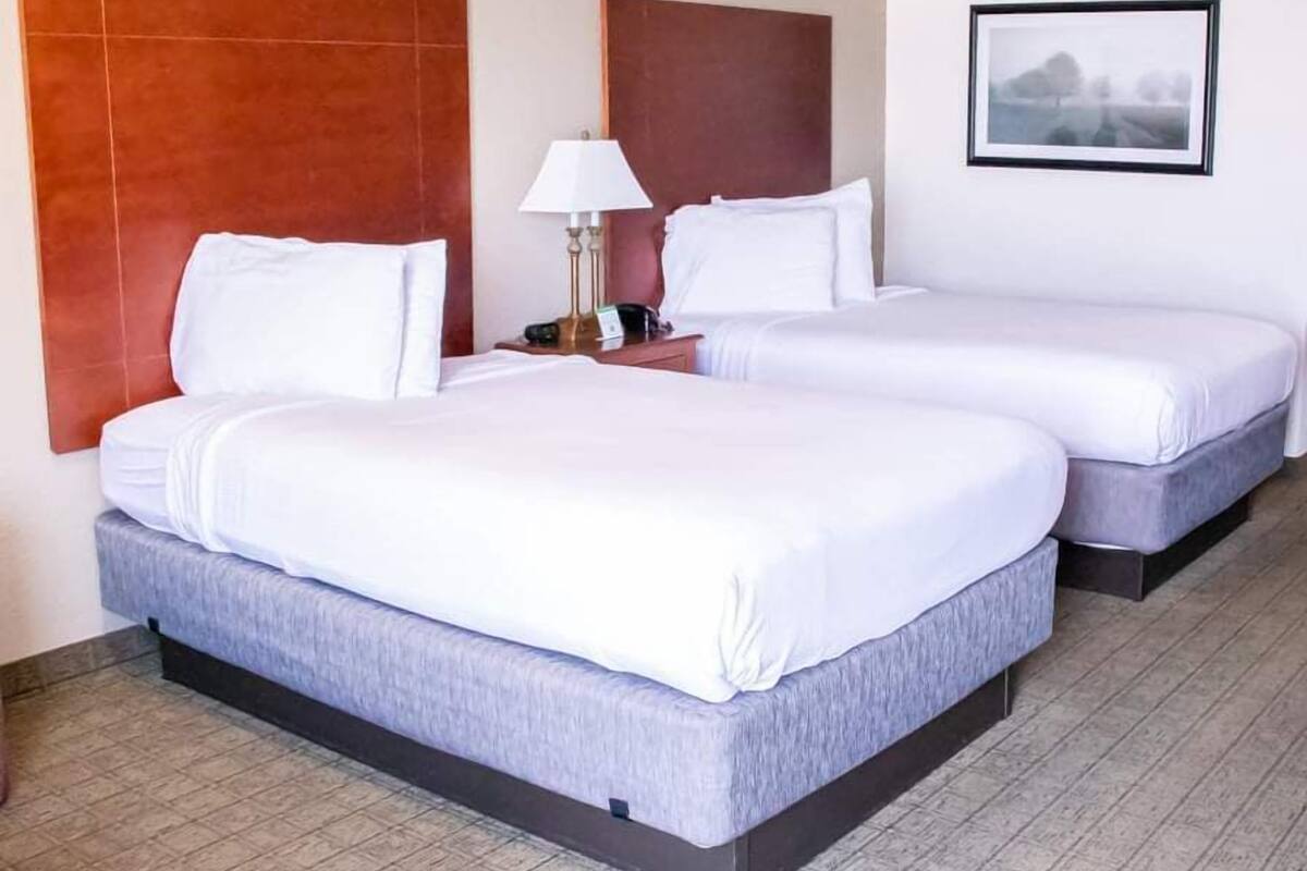 Blackout curtains, free WiFi, bed sheets