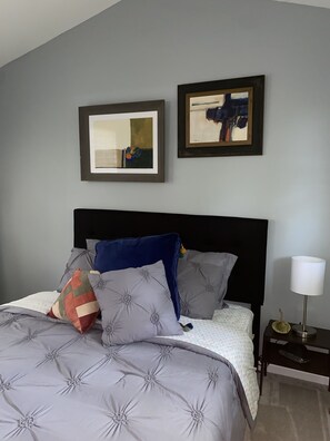 2 bedrooms, desk, iron/ironing board, travel crib