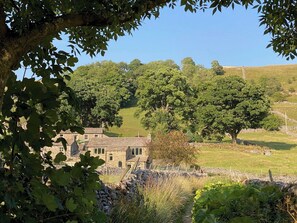 Property grounds - 3 bedroom accommodation in Starbotton (Starbotton)